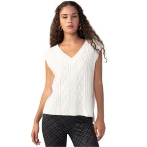 NWT Sanctuary Women’s V-Neck Cable Knit Sweater Vest Classic Warm Winter Layer